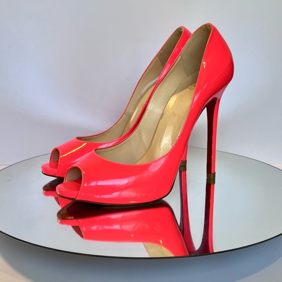 ***SOLD*** Louboutin Prive Coral Hot Pink Patent Leather Peep Toe Heels Size 41 - Picture 1 of 13